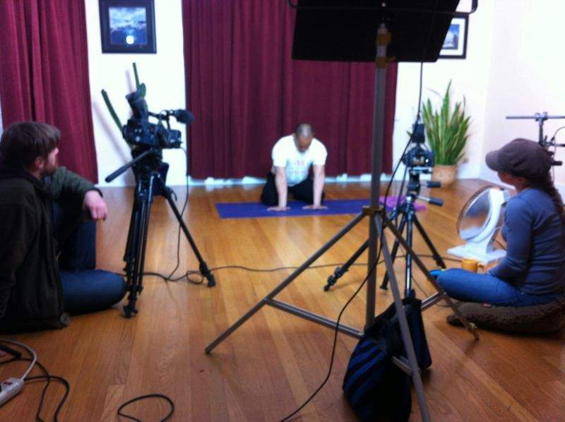 Produktion einer Corporate-Video-Serie in einer flexiblen Studio-Umgebung